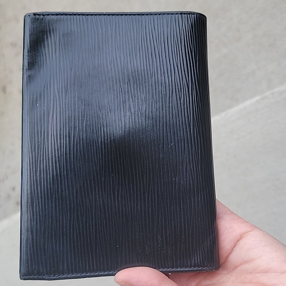 Authentic Louis Vuitton Porte Tresor Epi Trifold Wallet - Picture 14 of 14